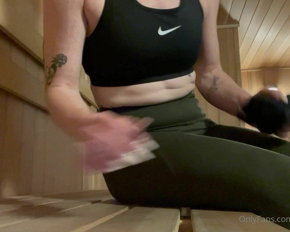 Fendi Feet aka Goddessfendi OnlyFans - After my workout today I sat in the sauna to sweat, stretch, and tease you guys with my super swea 2