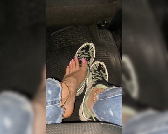 Fendi Feet aka Goddessfendi OnlyFans - My Uber driver was looking