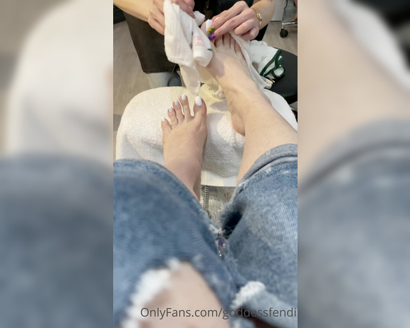 Fendi Feet aka Goddessfendi OnlyFans - It’s the paraffin for me! My pedi lady is so lucky Look how she picks the wax from under my long 2