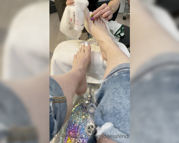 Fendi Feet aka Goddessfendi OnlyFans - It’s the paraffin for me! My pedi lady is so lucky Look how she picks the wax from under my long 2