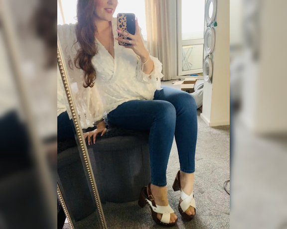 The Queen of Sole aka Missesdiscreets OnlyFans - Today’s fit… Nude nylons & Jeans 3