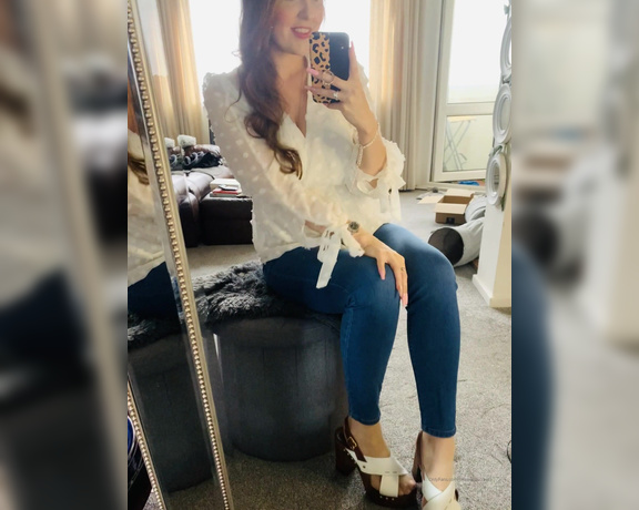 The Queen of Sole aka Missesdiscreets OnlyFans - Today’s fit… Nude nylons & Jeans 3