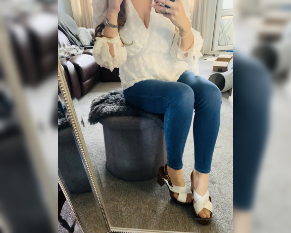 The Queen of Sole aka Missesdiscreets OnlyFans - Today’s fit… Nude nylons & Jeans 3