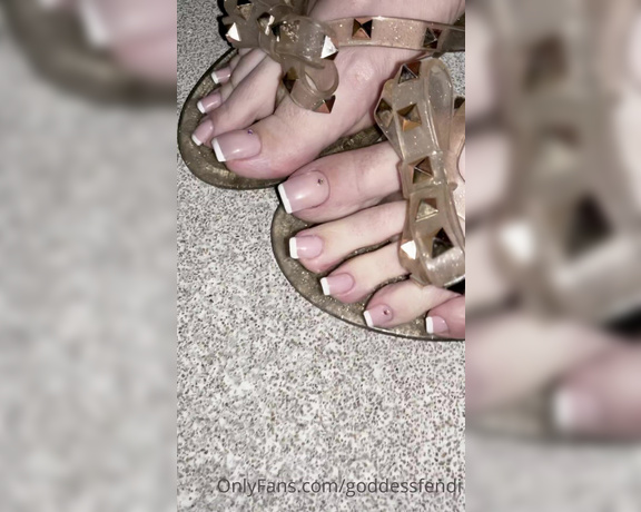 Fendi Feet aka Goddessfendi OnlyFans Video 60