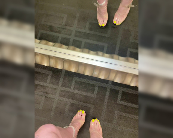 Fendi Feet aka Goddessfendi OnlyFans - Somebody was lucky tonight!