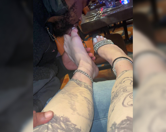 Fendi Feet aka Goddessfendi OnlyFans - Take my shoes off and suck my toes at the restaurant! It was late and not many people around but the