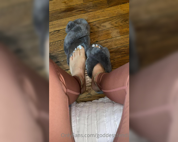 Fendi Feet aka Goddessfendi OnlyFans - My bday is coming up and it’s getting chilly in NYC Check out my amazon list in my bio to send me