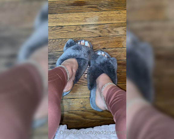 Fendi Feet aka Goddessfendi OnlyFans - My bday is coming up and it’s getting chilly in NYC Check out my amazon list in my bio to send me