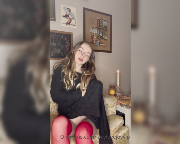 Lucy Lovejoy aka lucylovejoyvip OnlyFans - 10-08-2021 - lil foot humiliation teasing clip