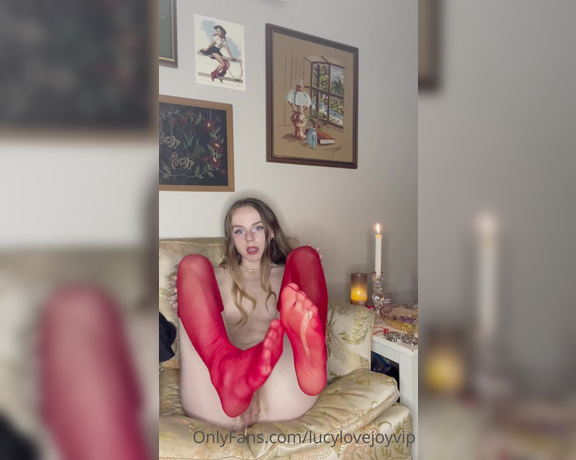 Lucy Lovejoy aka lucylovejoyvip OnlyFans - 10-08-2021 - lil foot humiliation teasing clip