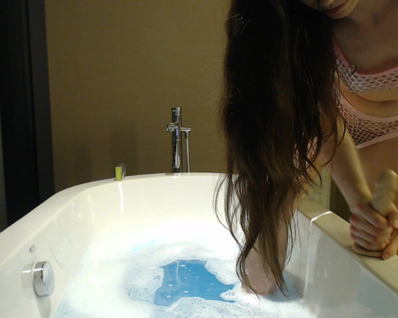 Lilcanadiangirl - Pussy amp; Ass Bath