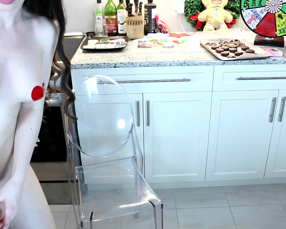 Lilcanadiangirl - Reindeer Baking Live Show