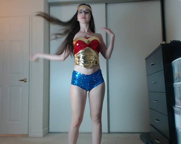 Lilcanadiangirl - Wonder Womans Body