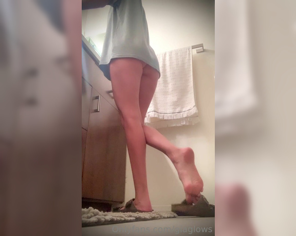 Gia Hottest aka giaglows OnlyFans - 06-25-2023 - Birky tease with no pants