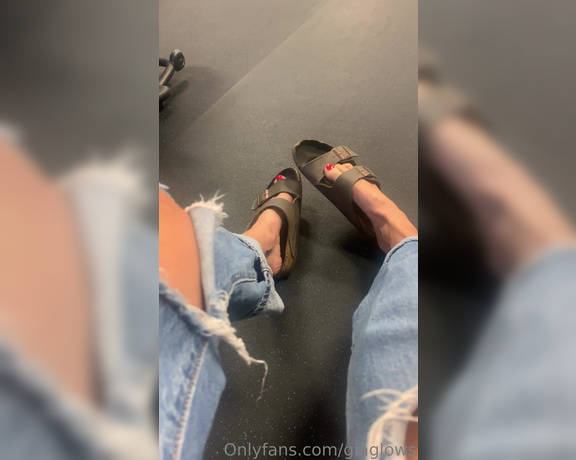 Gia Hottest aka giaglows OnlyFans - 05-09-2023 - Birky public play! This is at a gym I saw some of the patrons get a