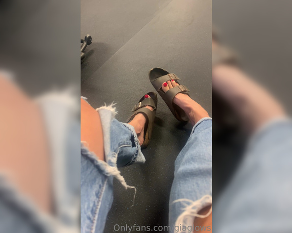 Gia Hottest aka giaglows OnlyFans - 05-09-2023 - Birky public play! This is at a gym I saw some of the patrons get a