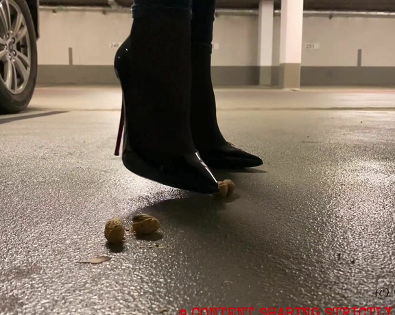 Malivisia aka malivisia OnlyFans - 11-28-2021 - I really love to play with cojnes, especially with my Louboutin SoKate 120