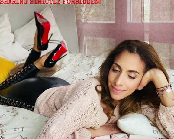 Malivisia aka malivisia OnlyFans - 02-16-2023 - Chill with me and my Louboutin, so Kate, 120 and enjoy the view!