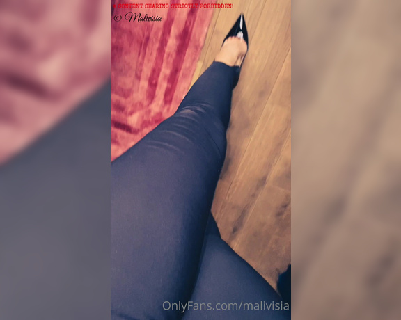 Malivisia aka malivisia OnlyFans - 02-23-2022 - Don’t you think a hotel room, a white bed and black patent Louboutin SoKate 120 are