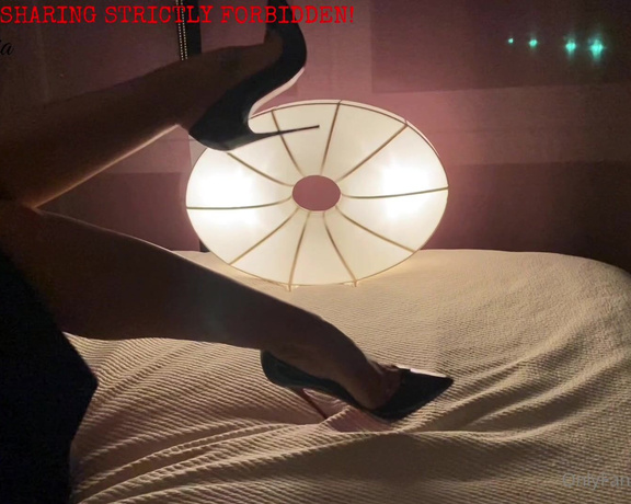 Malivisia aka malivisia OnlyFans - 01-18-2022 - Relax, watch my Louboutin SoKate and feel your heartbeat