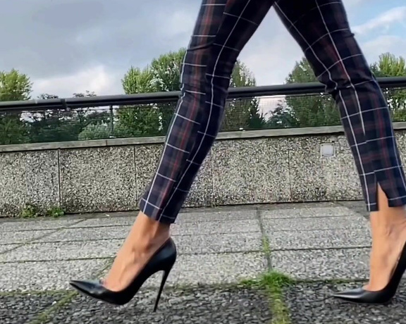 Malivisia aka malivisia OnlyFans - 09-30-2021 - Enjoy my afternoon walk in Loubi So Kate 120, with a little crush at the end