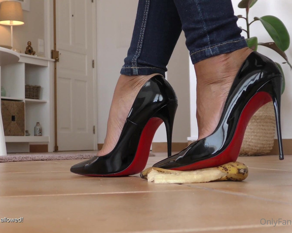 Malivisia aka malivisia OnlyFans - 09-28-2021 - Hmmm such a good feeling to have this banana under my Louboutin So Kate …