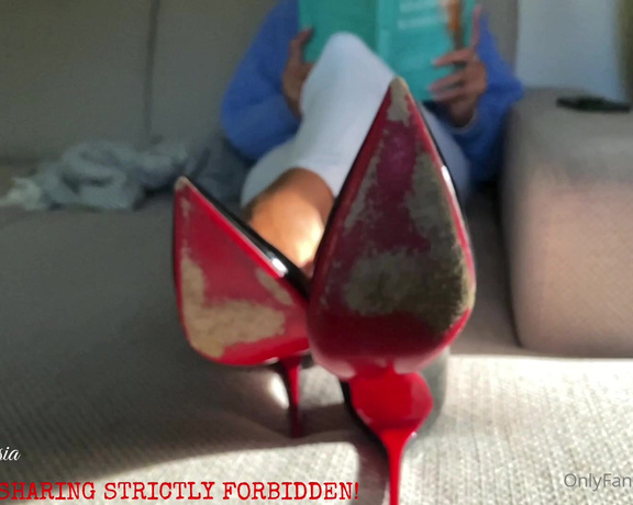 Malivisia aka malivisia OnlyFans - 09-02-2021 - Louboutin Sokate in the sunshine …