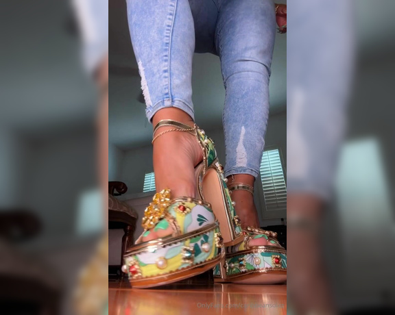 CaribbeanSolez aka caribbeansolez OnlyFans - 06-05-2024 - Love these heels Thank you to you know who