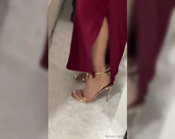 Enna 88 aka enna_88 OnlyFans - 06-20-2024 - Deita no cho que o seu lugar, tire a roupa e admire bem de pertinho