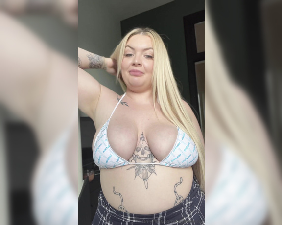 Kayla Keen aka kaylakeenof OnlyFans - 09-23-2023 - Can you guess what kinda video I’m filming today