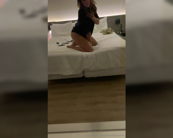 Yolinda Vixen aka yolindavixen OnlyFans - 03-09-2024 - I arrived at my hotel if you want to order a custom make sure to