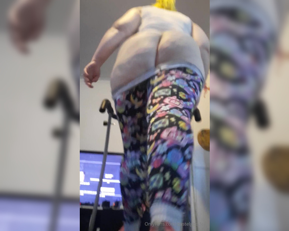 Pastel Goddess aka pastelgoddess OnlyFans - 01-16-2024 - watching my ass jiggle as i walk on the treadmill is hypnotising