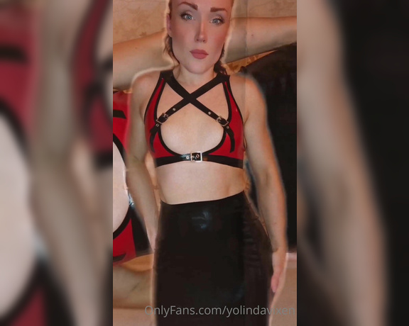 Yolinda Vixen aka yolindavixen OnlyFans - 01-06-2022 - I ordered a new latex top, what do you think If you want to spoil