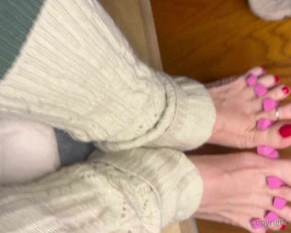 CatPrincess aka catprincessfeet OnlyFans - 01-12-2024 - spent my afternoon spoiling the PrincessFeet, gave them a relaxing detox bath with apple cider vinegar,