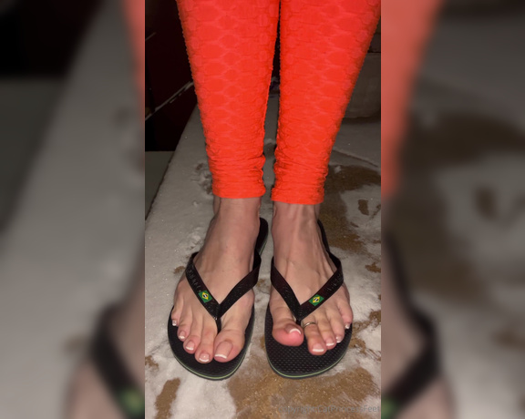 CatPrincess aka catprincessfeet OnlyFans - 01-16-2024 - Snowy feet, come warm them up