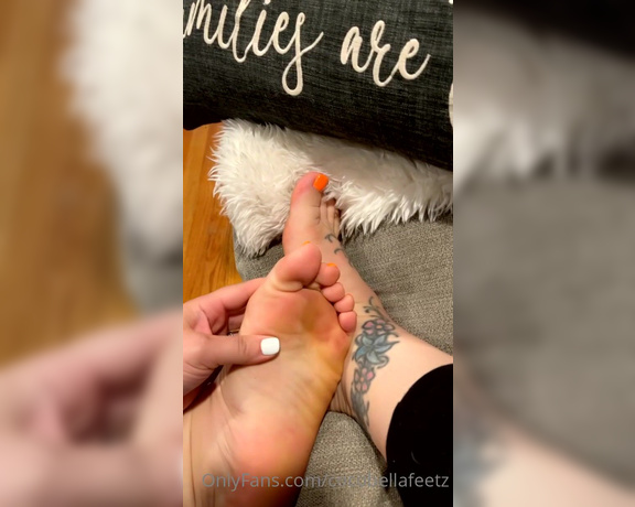 Coco bella aka cocobellafeetz OnlyFans - 10-13-2021 - New pedi!!! And mani!!!! You thoughts on this do you like when they match or not!