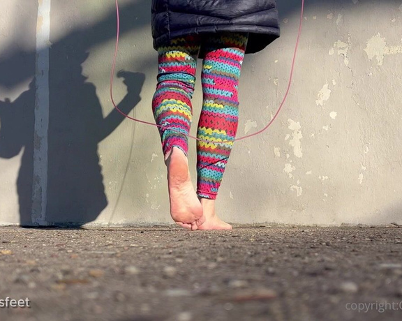 CatPrincess aka catprincessfeet OnlyFans - 03-29-2024 - Sweaty toeless yoga sock after workout feet, jump roping barefoot and in the socks, Hungarian size 9