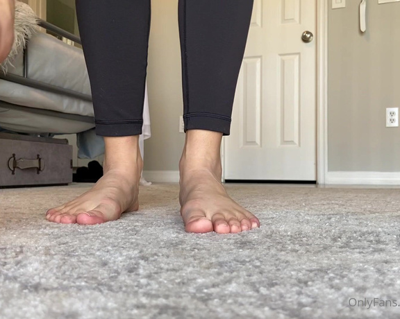 Ivory Soles aka ivorysoles OnlyFans - 12-06-2021 - My slave of an ex boyfriend is sort of addicted to buying me flats lol I