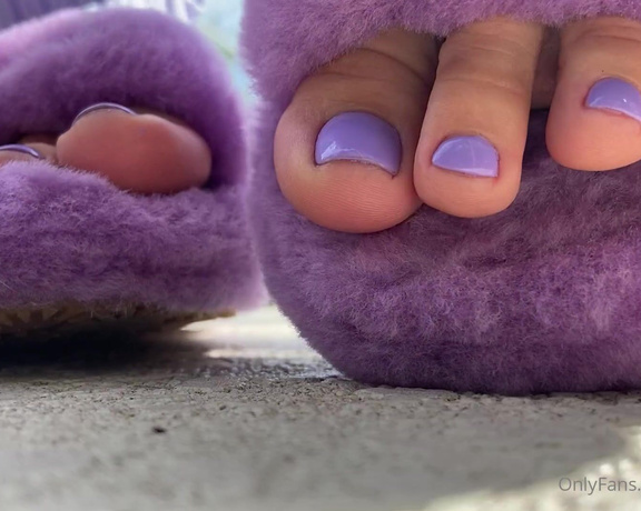 Ivory Soles aka ivorysoles OnlyFans - 10-31-2021 - This one is going to make you feel like an ant at my wiggling toes lol