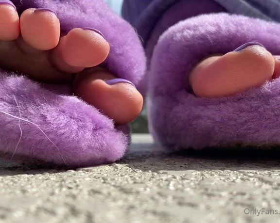 Ivory Soles aka ivorysoles OnlyFans - 10-31-2021 - This one is going to make you feel like an ant at my wiggling toes lol