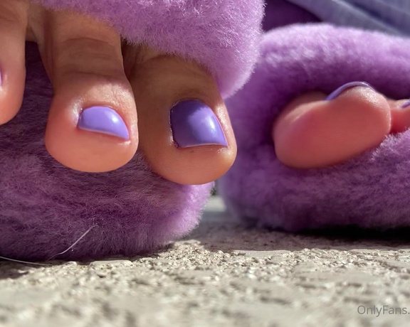 Ivory Soles aka ivorysoles OnlyFans - 10-31-2021 - This one is going to make you feel like an ant at my wiggling toes lol