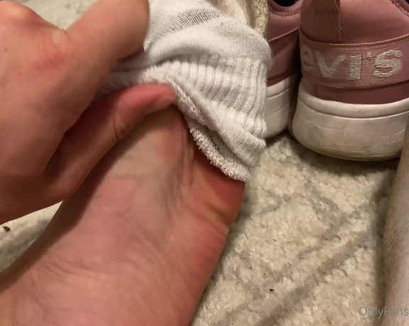 Ivory Soles aka ivorysoles OnlyFans - 09-13-2021 - Sweaty and smelly after my workout today I’m going to keep working on them and sell