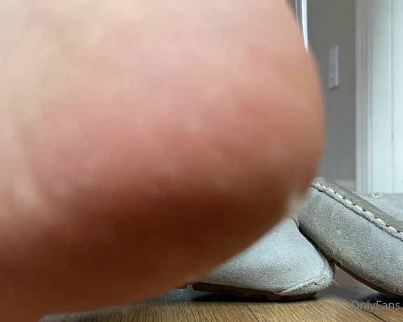 Ivory Soles aka ivorysoles OnlyFans - 12-13-2021 - I got these like 2 months ago amongst the other 5 pairs of slippers and I