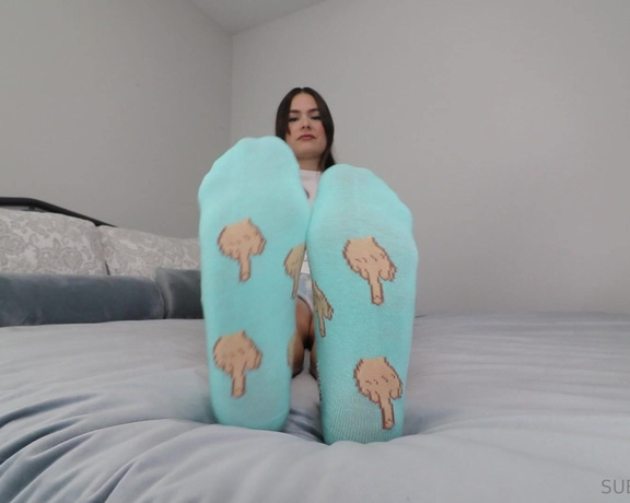 Ivory Soles aka ivorysoles OnlyFans - 06-10-2023 - Middle Finger socks joi Ivory knows you are a sock bitch and wants you to only