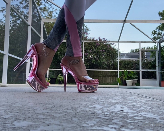 Ivory Soles aka ivorysoles OnlyFans - 08-03-2021 - Do you love watching me walk around in high heels