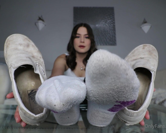 Ivory Soles aka ivorysoles OnlyFans - 03-17-2022 - Sweaty Feet Mind Fuck, here to infect your every thought with my smelly feet, socks and