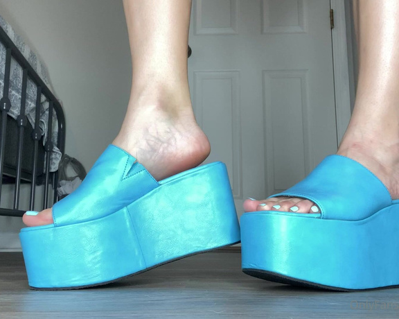 Ivory Soles aka ivorysoles OnlyFans - 01-06-2023 - I have a feeling these wedges are going to be highly sought after