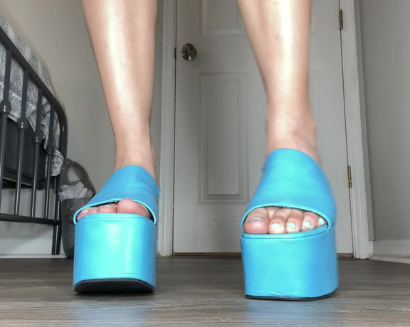 Ivory Soles aka ivorysoles OnlyFans - 01-06-2023 - I have a feeling these wedges are going to be highly sought after