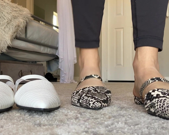 Ivory Soles aka ivorysoles OnlyFans - 12-02-2021 - SEXY FLATS got them in 2 colors Which is your favorite pair