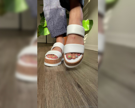 Ivory Soles aka ivorysoles OnlyFans - 08-29-2023 - I love these shoesssss Flip flop bitch did a good job picking them out If you